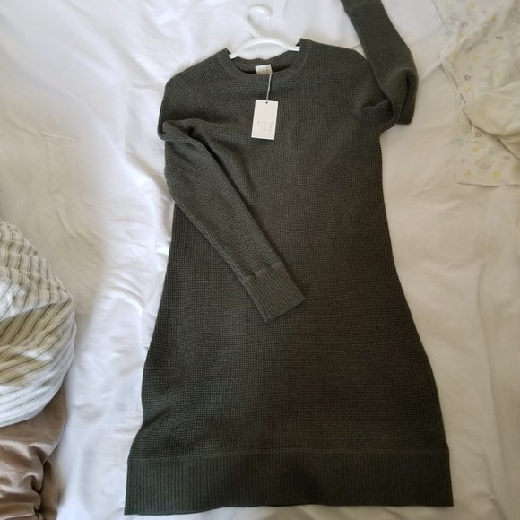 BNWT Sweater Dress - Picture 2 of 3
